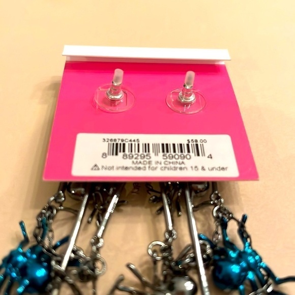 Brand New Betsey Johnson Dangly Spider Drop Earrings Halloween Glow in the Dark - Picture 14 of 15